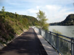 Danube cycle path between Puchenau and Linz
